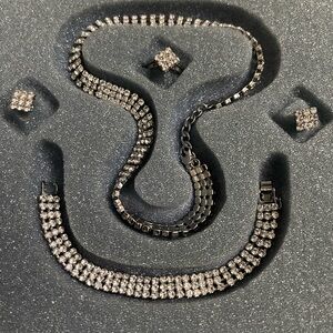 New in box ASFOUR 4 piece crystal necklace set